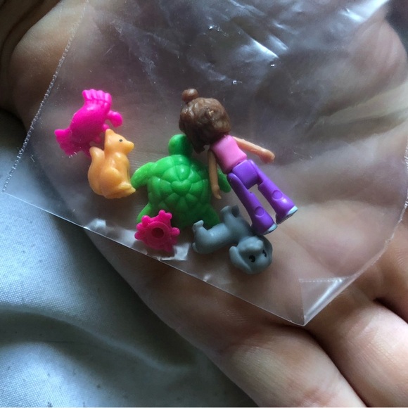 Polly Pocket | 2021 Pollyville Pet Treehouse Playset - Picture 6 of 7